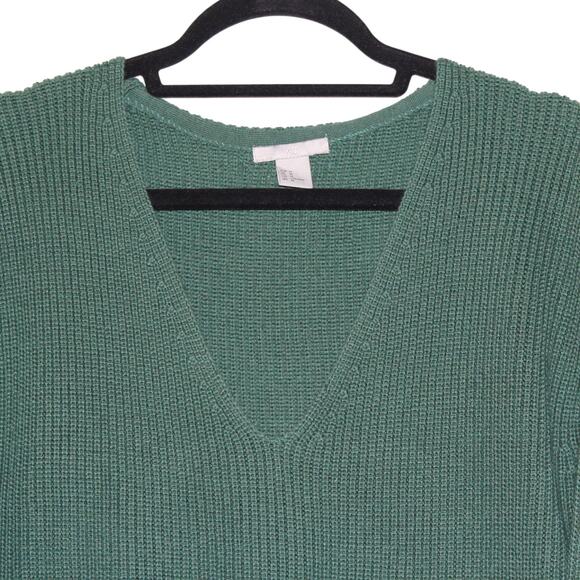 H&M Green V-neck Knit Sweater Size Medium - Picture 2 of 3